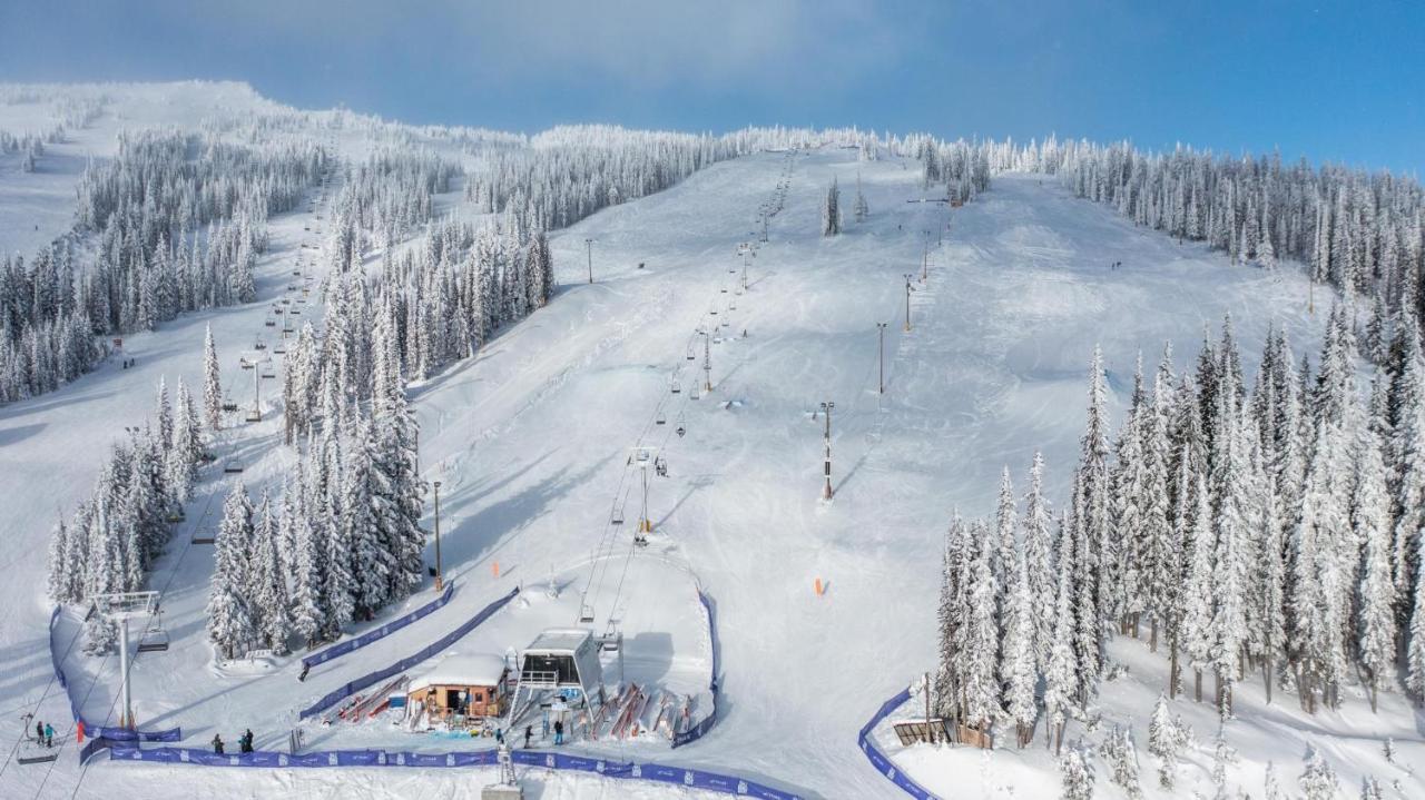 Nest On Perfection - Newly Renovated Ski In Ski Out Mountain View Condo Big White Zewnętrze zdjęcie